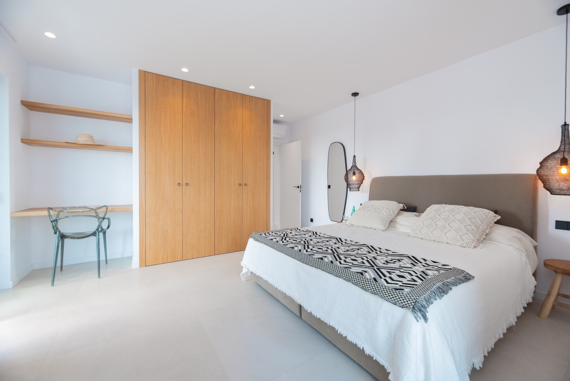 Resa Estates Ibiza can pep villa sale koop modern bedroom closet.jpg